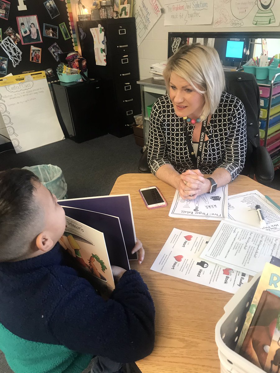 beschlise's tweet photo. Teachers are spending time conferencing with individual readers to discuss their goals, give feedback, and further their reading work! #WeAreParkwood #WeAreReaders #ParkwoodPride https://t.co/y3VJFbXjMX