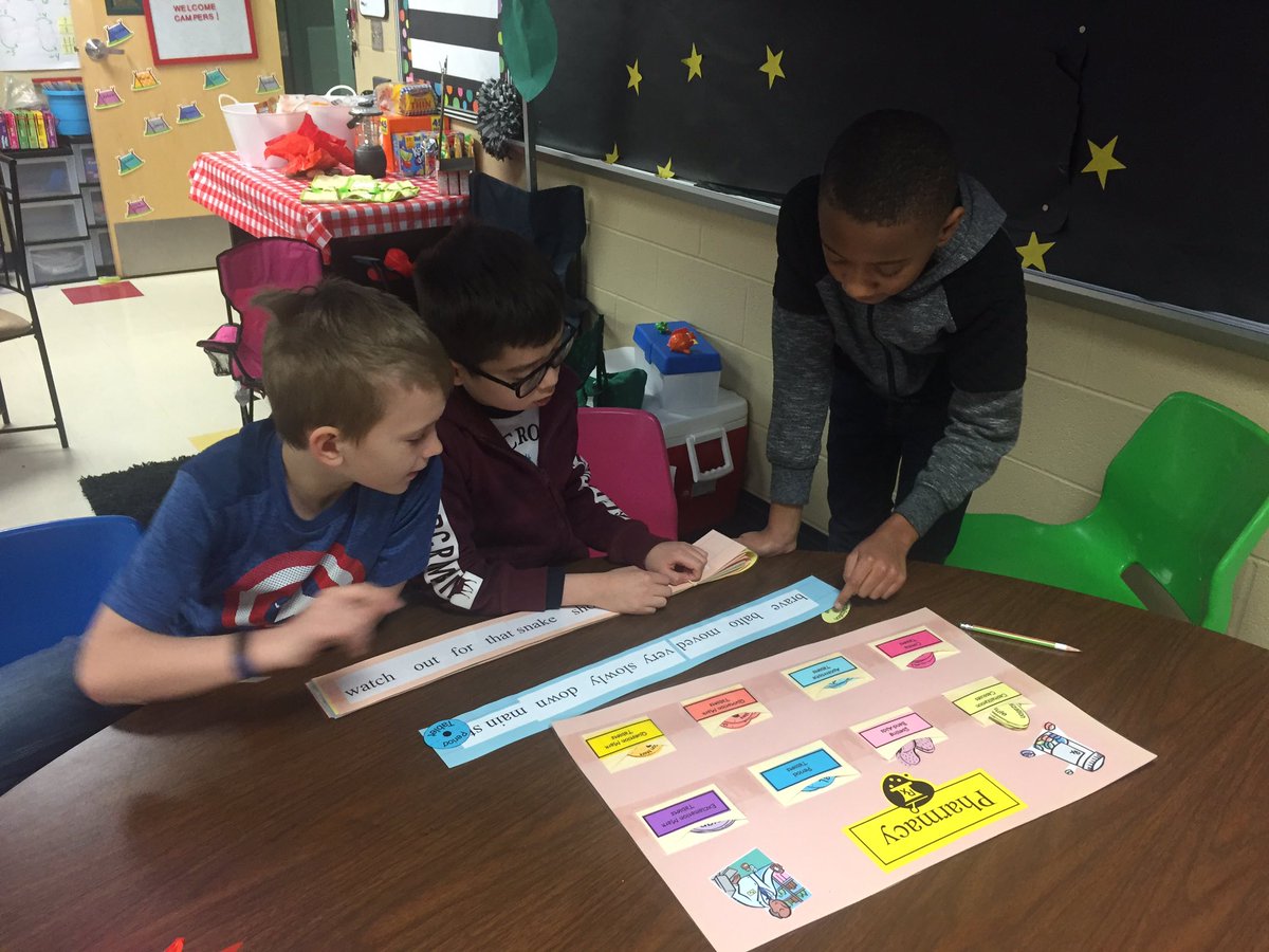 jenjouini's tweet photo. Our campers are having fun editing sentences during Camp Write Along today! #ThisIsCarnahan #CarnahanTribe https://t.co/y8psXNJQXg