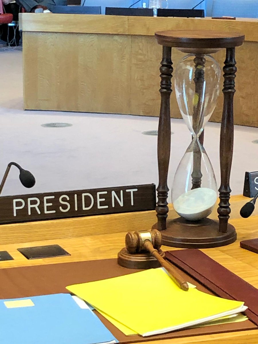 GermanyUN's tweet image. Introducing a new tool to encourage effective #WorkingMethods in the Security Council: an hourglass ⏳ from #Thuringia, Germany 🇩🇪. 

➡️ The hourglass has a duration of 5 minutes &amp;amp; 30 seconds and will help speakers keep track of their speaking times.

#GERinUNSC #strongerUNited