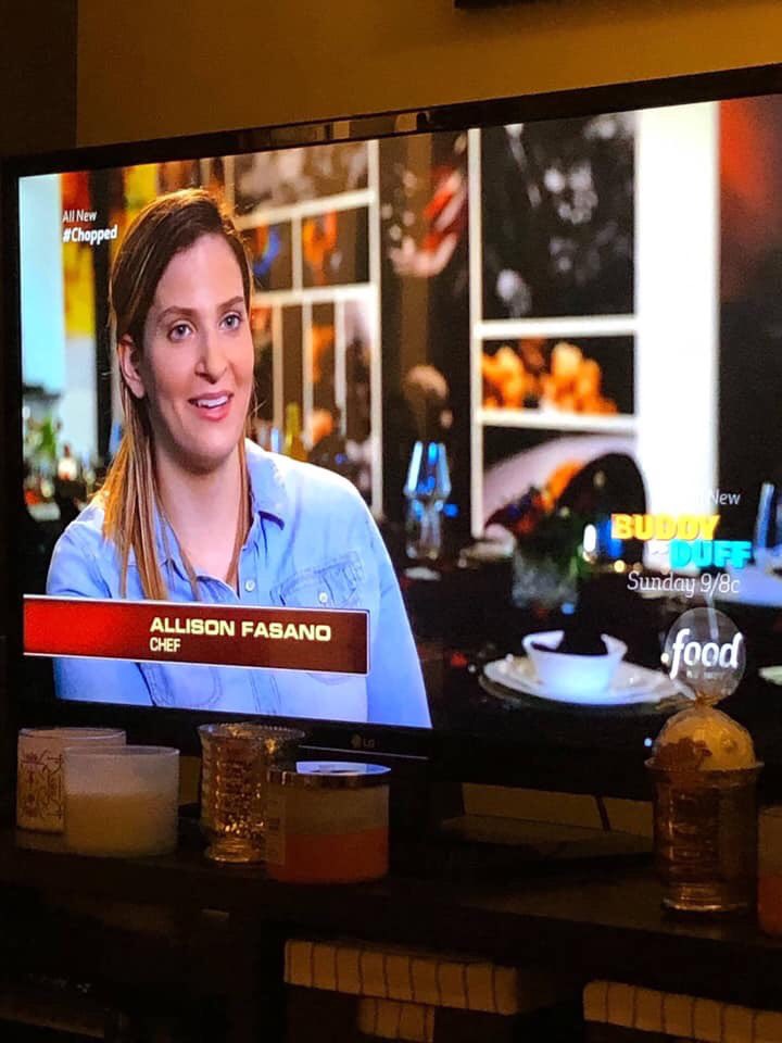 UrbaniTruffles's tweet photo. Have you watched the new #Chopped episode with amazing Chef Allison Fasano killing it at the #TruffleLabNYC?
@FoodNetwork #UrbaniTruffles https://t.co/jvQIBMu82W