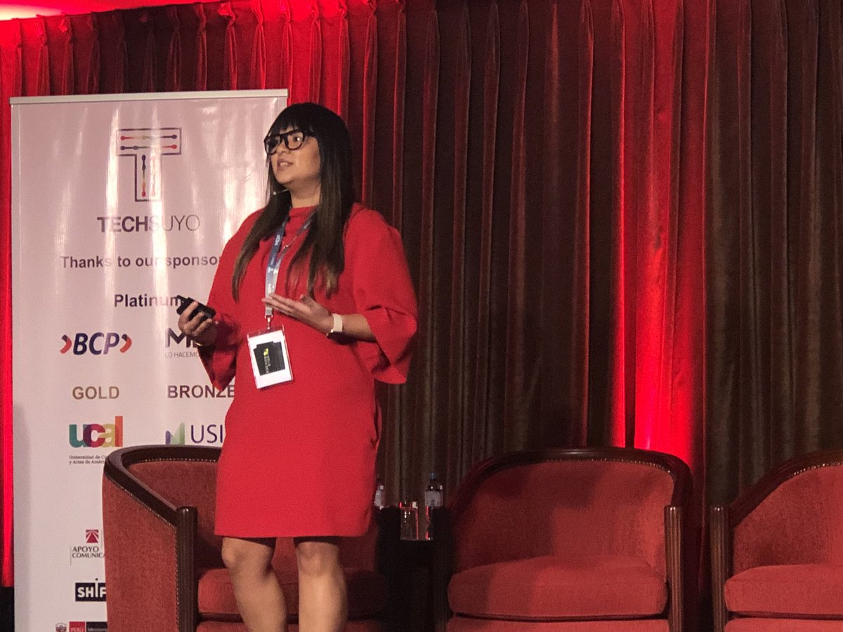 CONFIEP's tweet photo. “Si tienen una startup es bueno que hagan lanzamientos de sus productos cada dos semanas para ver cómo reacciona el público. Cerca del 90% de startups en #SiliconValley desaparecen”, Mayra Soto, Gerente de Producto de @HoloBuilder #Techsuyo2019 https://t.co/pakLPlxkZj
