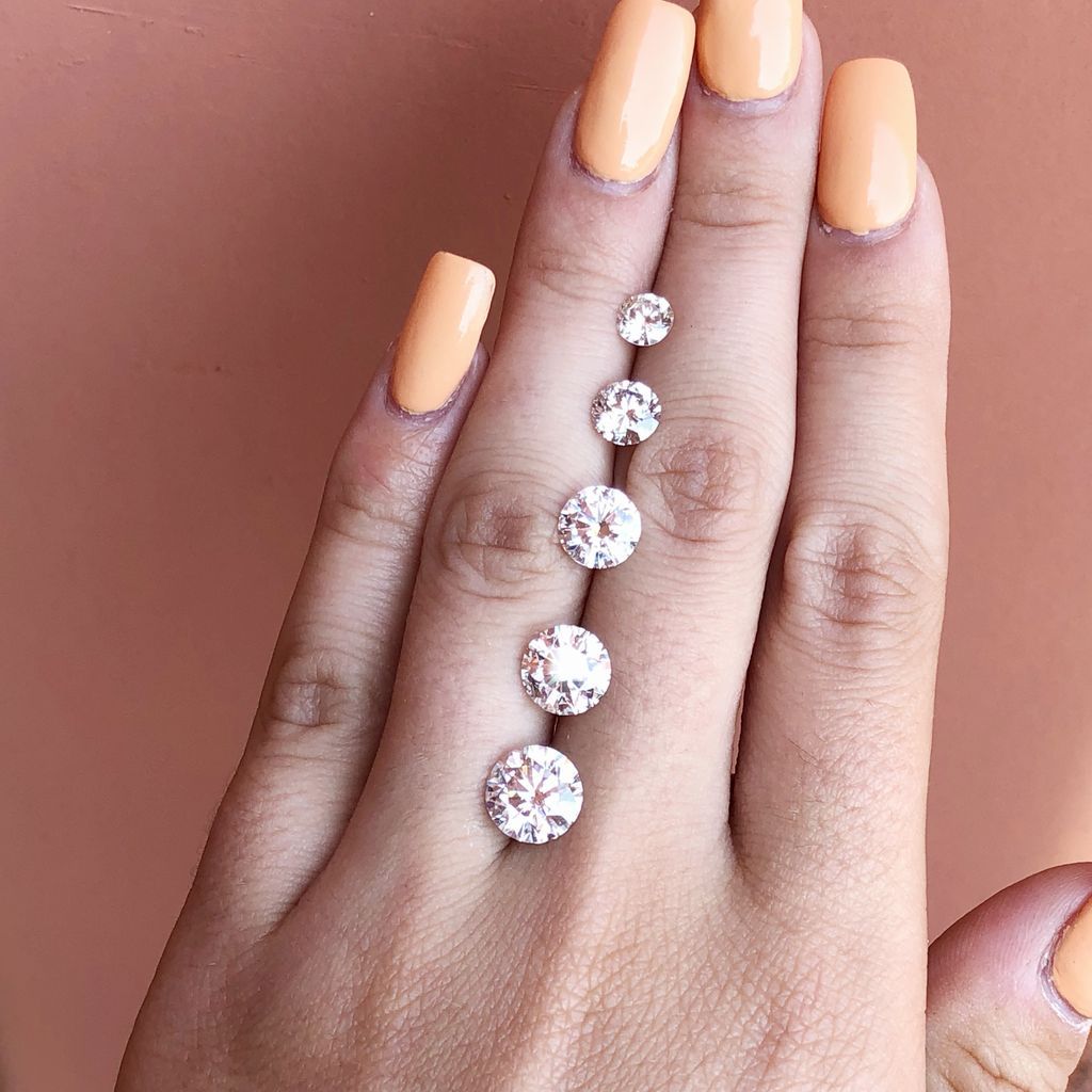 NoahGabrielCo's tweet image. The oldest natural diamonds crystallized about 3.3 BILLION years ago. Man-made diamonds, though, started being created 70 years ago. #DiamondFact