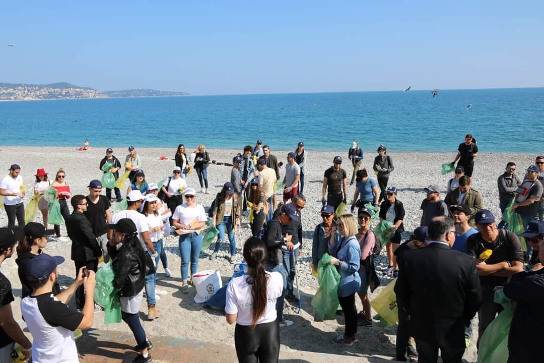 comeandcleanlp's tweet photo. Voilà le lien pour toute les photos de l'événement du 30 mars : https://t.co/GjuWLC6H3y

#comeandclean #cleanwalk #ILoveNice #Nice06 #cleanup https://t.co/30oJQI6ILo