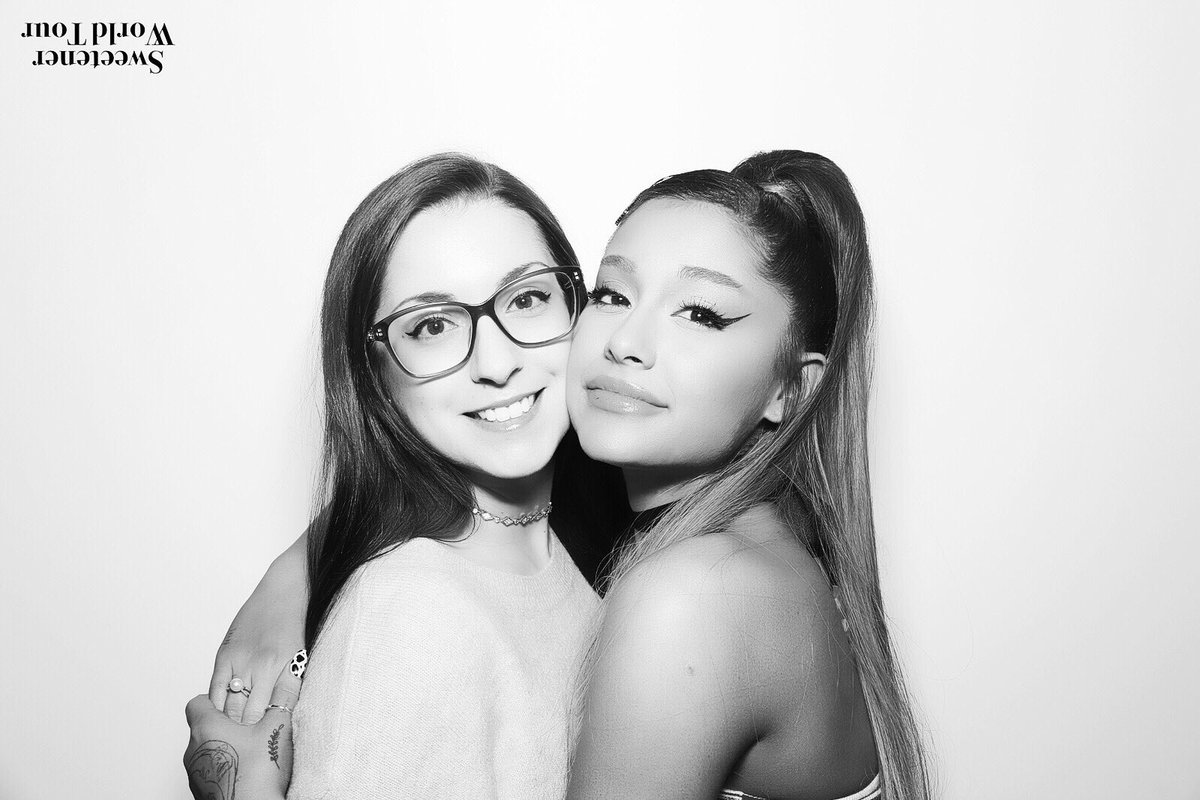R_Chamberland's tweet photo. Excuse me uhmmm... i love you 🖤 #SweetenerWorldTour #meetandgreet #omg #arianagrande #swtmontreal https://t.co/8QtEOlvo0R