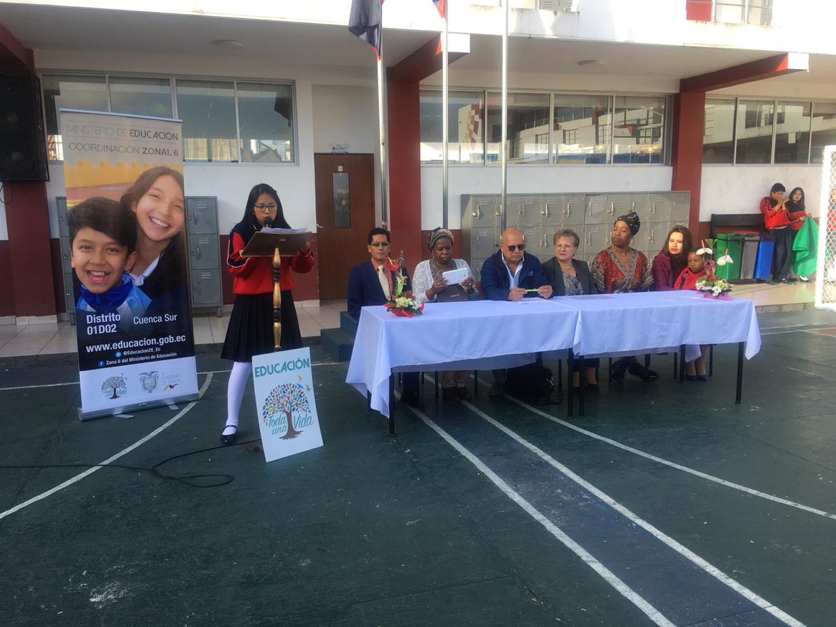 EducacionZ6_Ec's tweet photo. Directora Distrital Cuenca Sur, @magdalenabril58 participó de minuto cívico en UE Eugenio Espejo, se dieron mensajes por el Día de la Eliminación de la Discriminación Racial, se reconoció la trayectoria de Nila  De Aguiar e Iza  De Aguiar por su  labor en el Movimiento Afro. https://t.co/w7ik9VtI5P