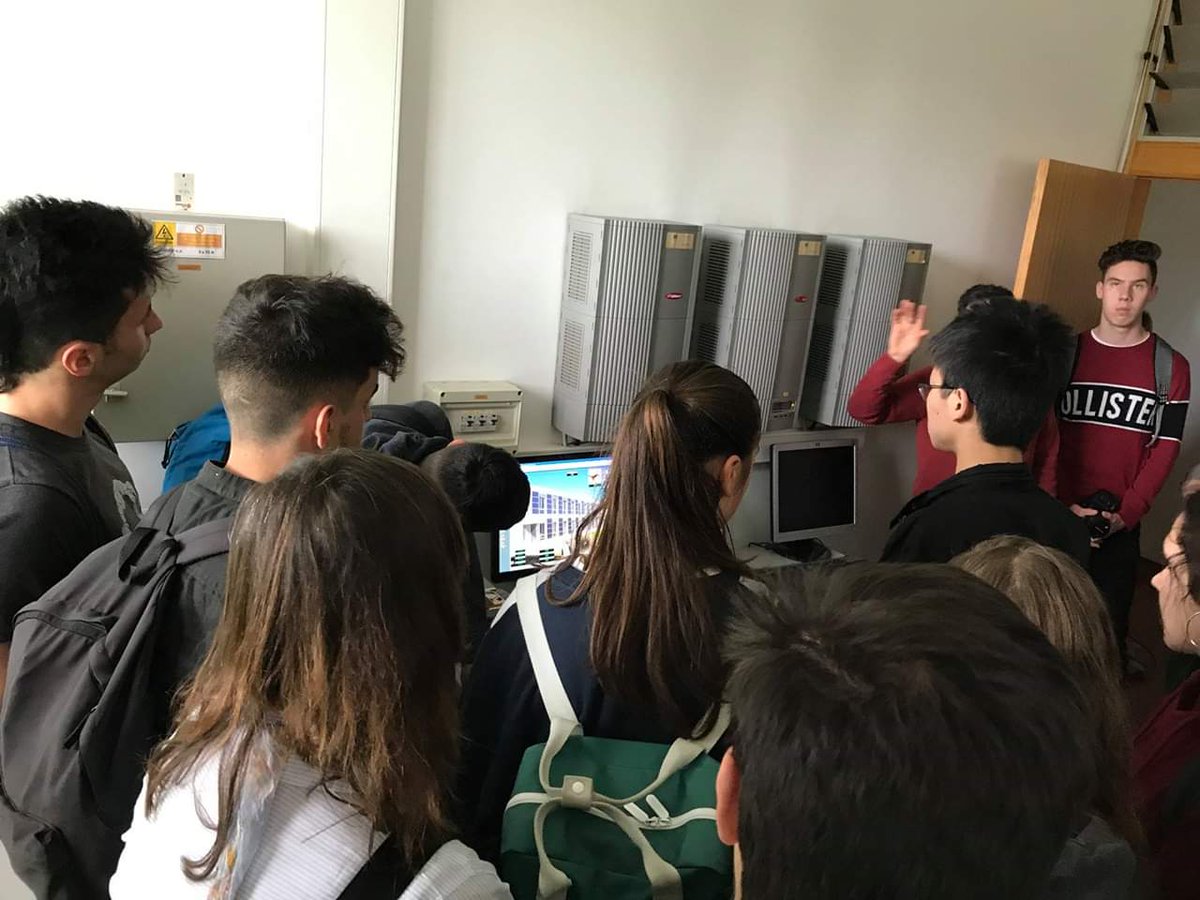 SantNicolau's tweet photo. . @EUErasmusPlus #Portugal
Visitem una central d'energia solar a #Lisboa. El canvi és possible!
#ClimateChangeReady #energiasolar #sostenibilitat #batxillerat #erasmusplus #futur #escola #Sabadell https://t.co/ogbX4IygSd