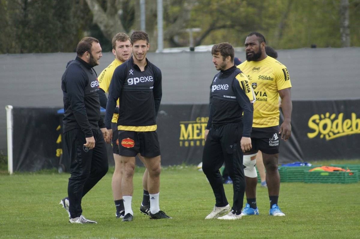 staderochelais's tweet photo. Les Jaune et Noir préparent leur déplacement à @CastresRugby samedi 💪💪 #COSR #Top14 #FievreSR https://t.co/zXfkNNZY6Y