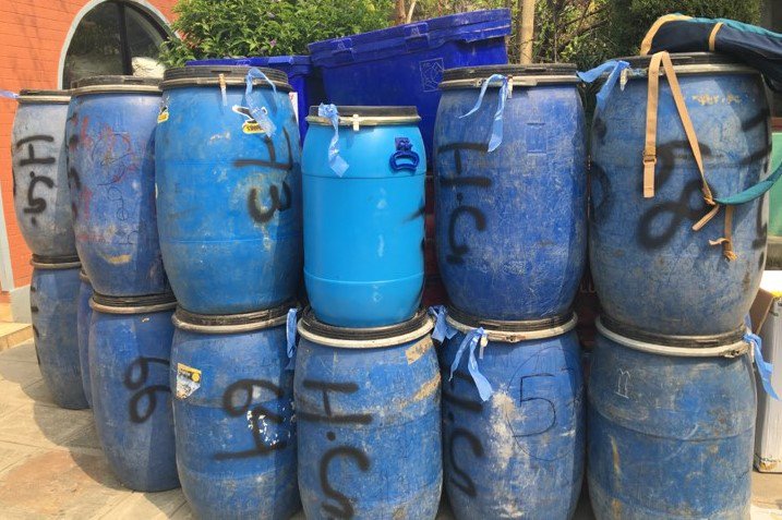 360Expeditions's tweet photo. #Everest 2019: Life packed into Barrels and quality new Boots for our Sherpa team (you'd be surprised how many outfitters don't provide this!) Everest packing and sorting. Its all GO! https://t.co/OKZgwqiITp