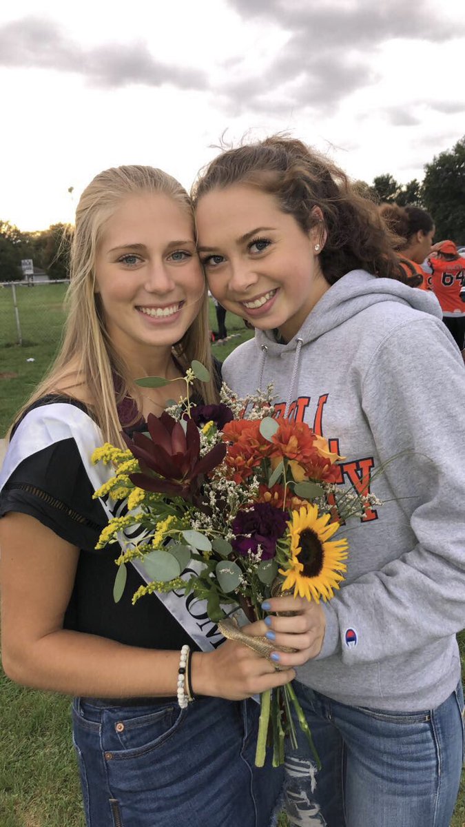 Amanda3casey's tweet photo. Happy 18th bday @___alyssa______ !! I hope you have the best day! Miss you so much but can’t wait to spend summer w you 💘 thank you for always being the person to laugh at everything w me &amp; i love ya lots https://t.co/7AaZigEbHu