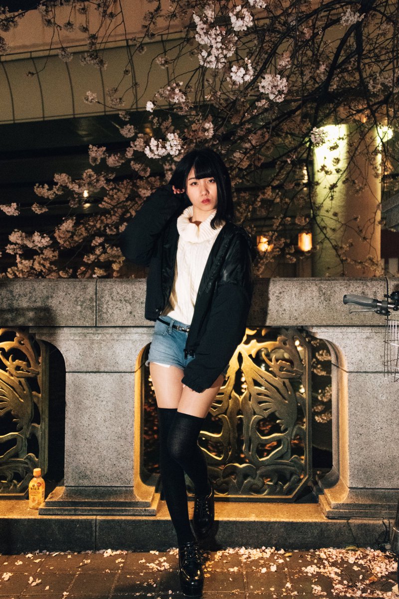 どーもの散歩旅と美女百華 認定展vol 5 3 31 4 3 はるりんこさんと 桜満開の日本橋を歩きました ニーハイ 短パン姿がとても精悍でカッコ良かったです はるりんこ ハートフル撮影会 ニーハイ短パン ナイトポートレート T Co Fsg7n5tuky