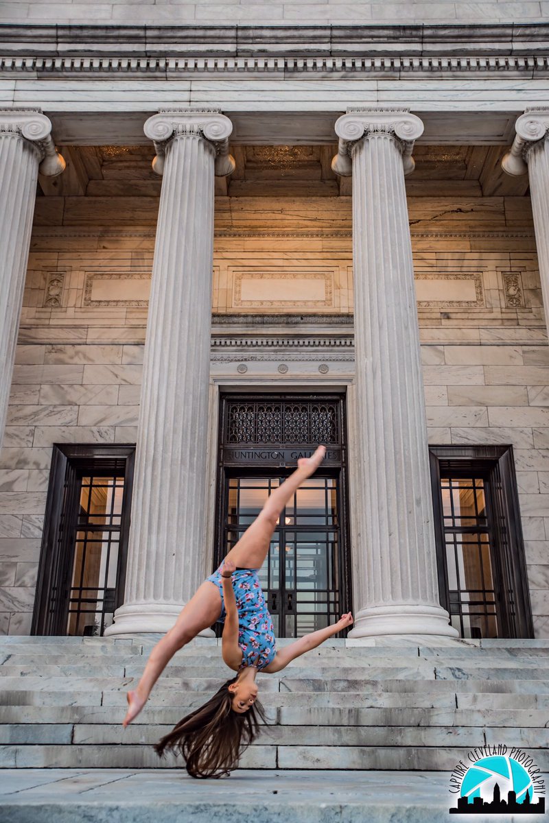 cap_cle's tweet image. Where my seniors at?¿ 📸👩🏻‍🎓👨🏽‍🎓#seniorpics #classof2019 #seniorportriats