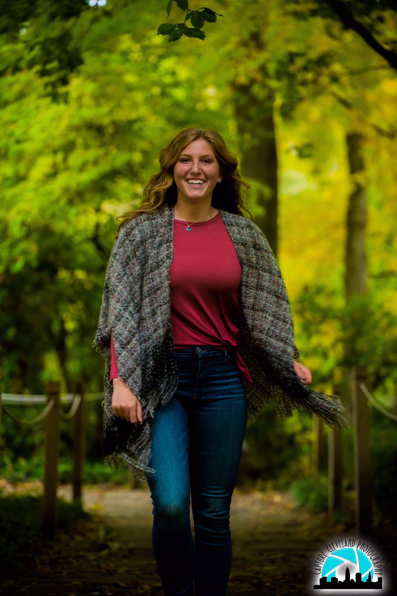 cap_cle's tweet image. Where my seniors at?¿ 📸👩🏻‍🎓👨🏽‍🎓#seniorpics #classof2019 #seniorportriats