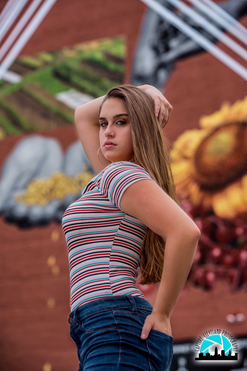 cap_cle's tweet image. Where my seniors at?¿ 📸👩🏻‍🎓👨🏽‍🎓#seniorpics #classof2019 #seniorportriats