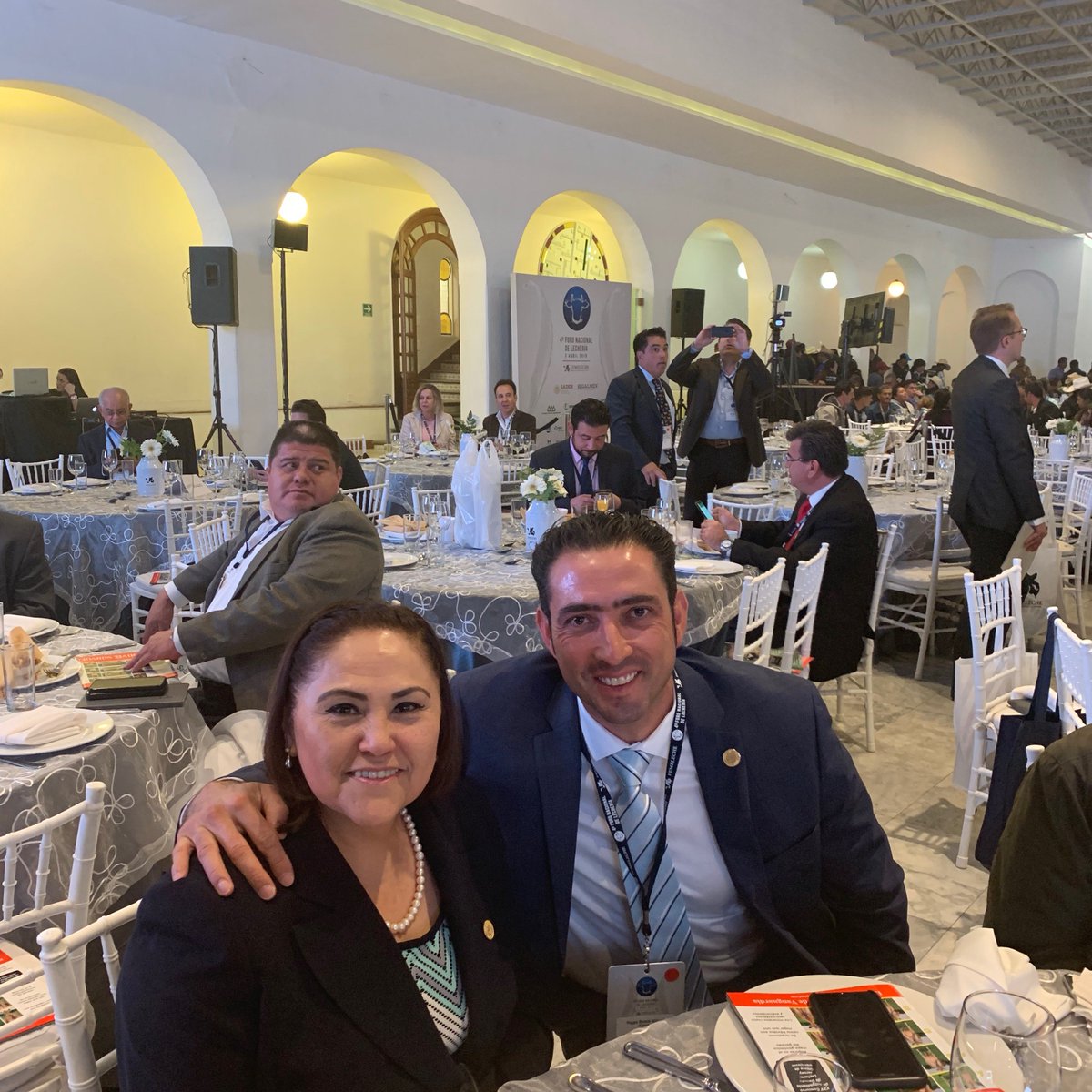 Silvia_GarzaG's tweet photo. Trabajemos juntos para lograr políticas públicas más justas y que beneficien a nuestro sector lechero. @femeleche 🐄🥛 #Coahuila 
El valor de producción de la industria lechera mexicana está estimado en 180 mil mdp. 
@MiguelRiggs3 @diputadospan https://t.co/wLIqJGV0WK