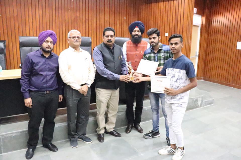 NavdeepakSandhu's tweet photo. Glimpse of "Prize Distribution Ceremony" - #Entrepreneurship #Week 2K19 @IKGujralPTU main campus ...

@drajayksharma Hon’ble VC was the Chief Guest. https://t.co/SxXEXIVOeN