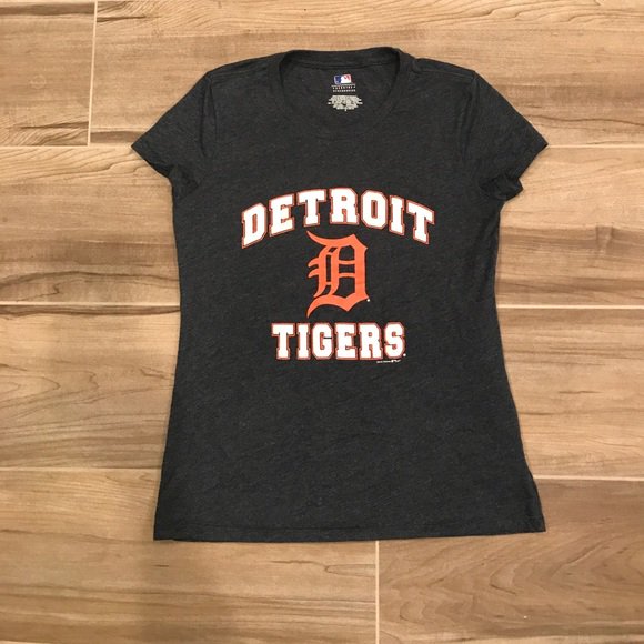 MomMeandMore's tweet photo. So good I had to share! Check out all the items I'm loving on @Poshmarkapp #poshmark #fashion #style #shopmycloset #oldnavy #5thocean #loft: https://t.co/VllSfQgyYM https://t.co/icazV50Dqh