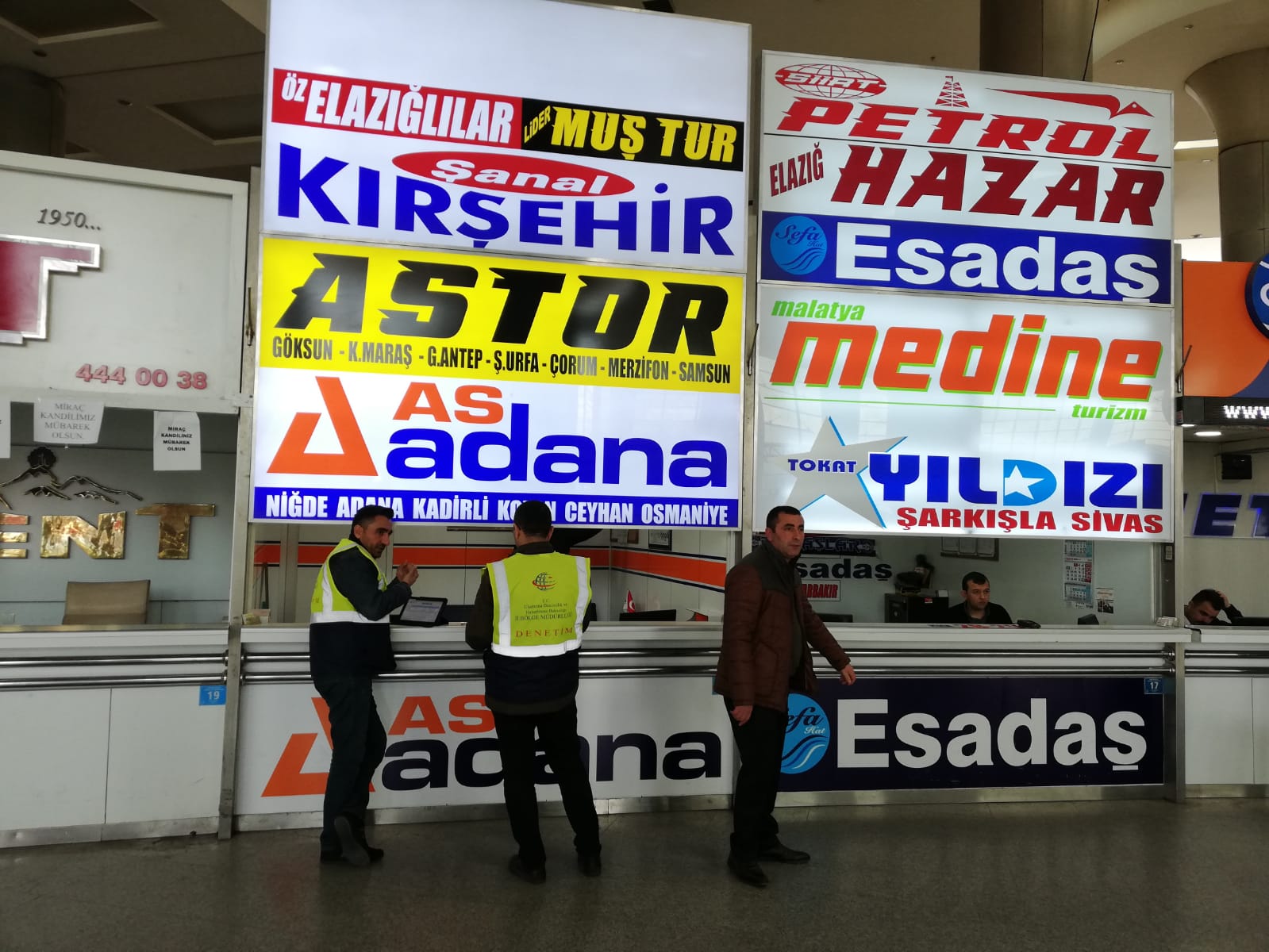 uab ii bolge mudurlugu ankara na twitteru denetim ekiplerimiz bugun kayseri otobus terminalinde bilet satis ofislerini denetlediler sikayetlerinizi terminal icerisinde bulunan personellerimize anlik olarakta iletebilirsiniz https t co