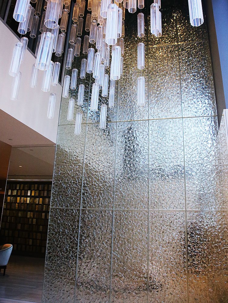 NathanAllan's tweet photo. Revere #Hotel | Crackle #Glass #Wall
Texture: Mirrored / Crackle
More details:
https://t.co/FXKzgggAGp
#glassart #designer #designglass #glasswall #design #designproject #hotelideas #hoteldesign #wall #wallideas #crackle #bostondesign #crackleglass #nathanallanglass https://t.co/iVnO0w2rYH