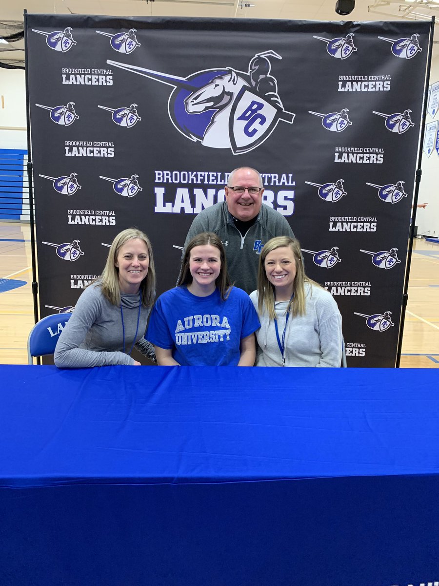 BrookCentralSB's tweet photo. Happy signing day to our kid Lexi Rayborn! We cannot wait to see what your next chapter of life will be like at Aurora University. We love you kid 💙 #oncealanceralwaysalancer #smuh #signingday https://t.co/dEMF9FKYcX
