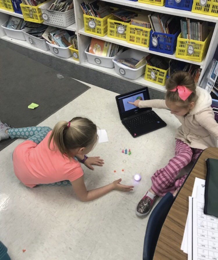 LieskesClass's tweet image. Thank you @kcdarroch for coming and showing my kiddos how to program Spheros today to do a bowling activity! #techisfun #bluffparkisthegreatestschool @BluffParkElem