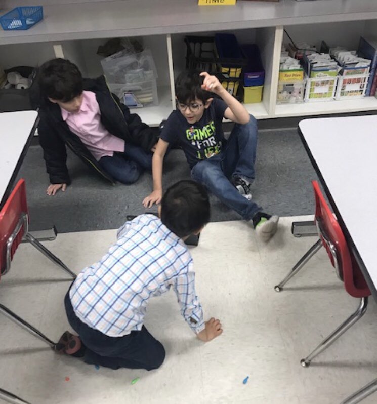 LieskesClass's tweet image. Thank you @kcdarroch for coming and showing my kiddos how to program Spheros today to do a bowling activity! #techisfun #bluffparkisthegreatestschool @BluffParkElem