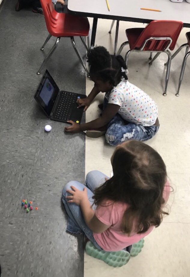 LieskesClass's tweet image. Thank you @kcdarroch for coming and showing my kiddos how to program Spheros today to do a bowling activity! #techisfun #bluffparkisthegreatestschool @BluffParkElem