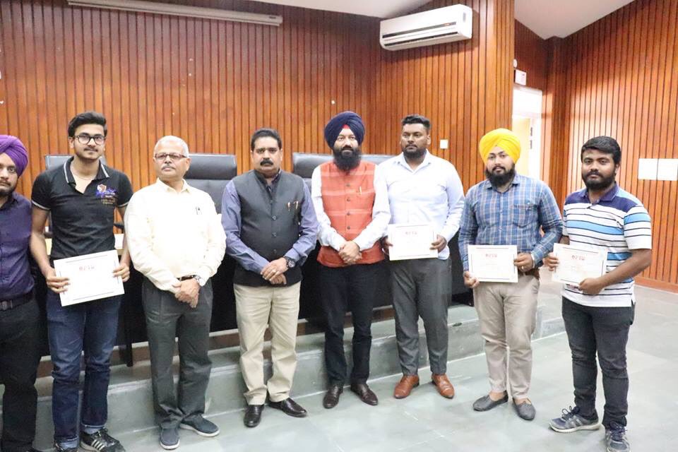 NavdeepakSandhu's tweet photo. Certificates were also given to all participants of Rs. 200/- Venture &amp; Business Plan Competition by @drajayksharma, Hon’ble VC during "Prize Distribution Ceremony" - #Entrepreneurship #Week 2K19 @ @IKGujralPTU main campus ... https://t.co/hCnmEZ4Ww5