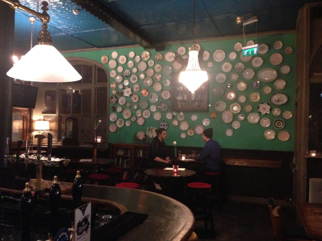 deserterblog's tweet photo. TBT: Roxy tests her new ends. In Tooting. https://t.co/Q6iPsemZnG
@TheSecretBar15 @GraveneyMeadow @theantelopesw17 #RambleInn 
@TootingTram https://t.co/DLEIzeN1uO
