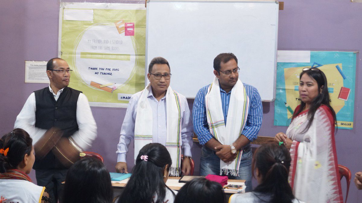 Chanucreations's tweet photo. On going skill development training programme for Handlooms,Mr Pabitra Buragohain Orient Processor PVt Ltd and Anindya somajpati senior Executive Grasim Ind Ltd.(Aditya Birla Group) has visited in our training center at Uripok Manipur. 
@TextileSSC https://t.co/amNPgzYzT4