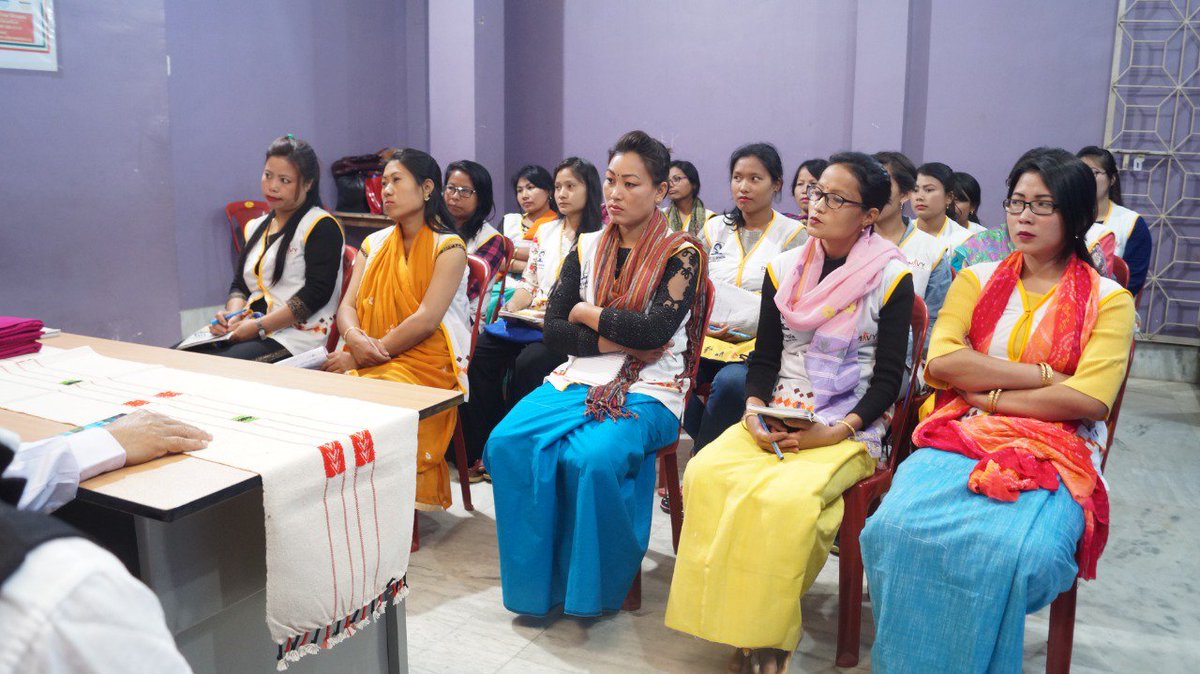 Chanucreations's tweet photo. On going skill development training programme for Handlooms,Mr Pabitra Buragohain Orient Processor PVt Ltd and Anindya somajpati senior Executive Grasim Ind Ltd.(Aditya Birla Group) has visited in our training center at Uripok Manipur. 
@TextileSSC https://t.co/amNPgzYzT4