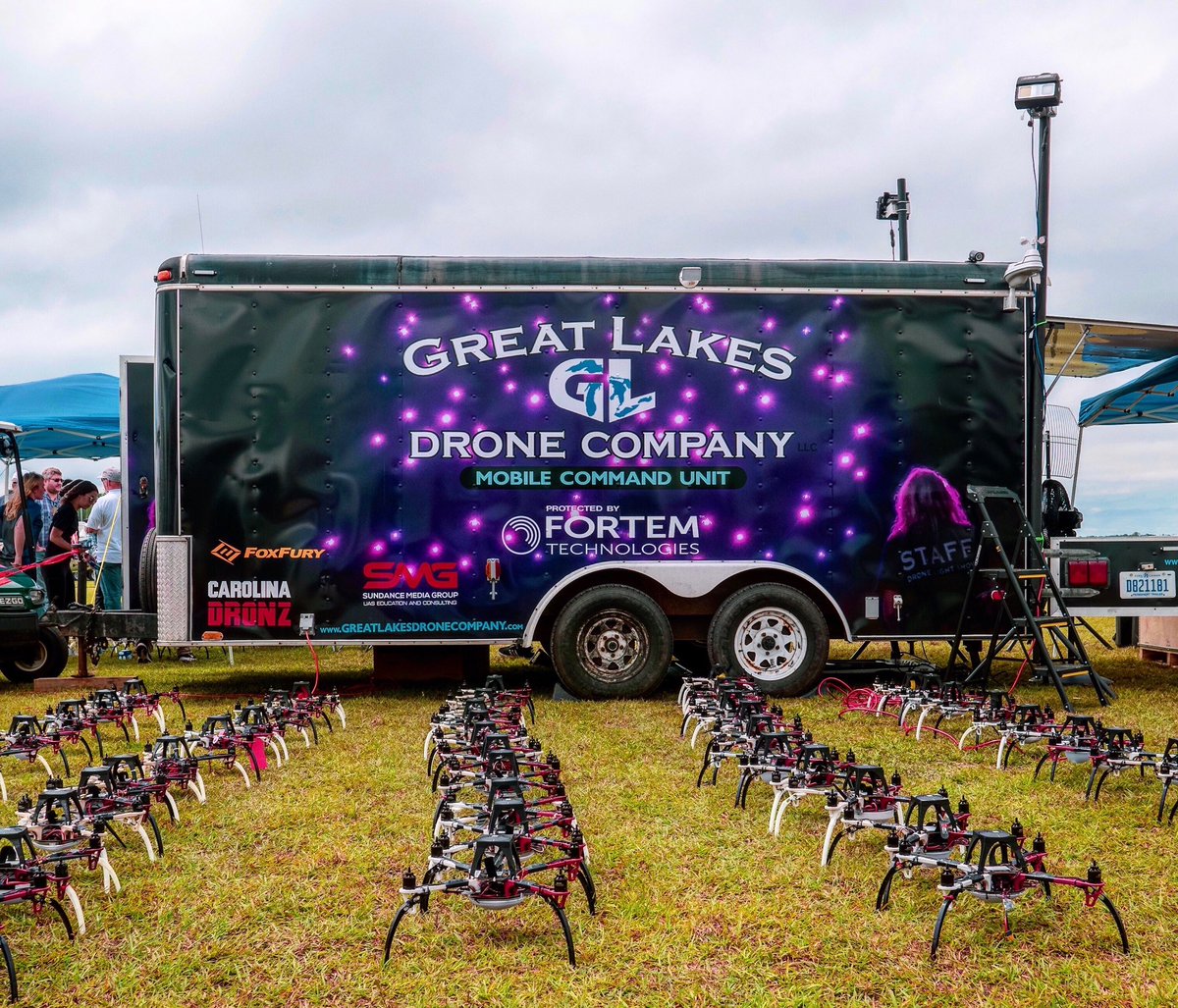 CarolinaDronz's tweet photo. Prepping for the drone light show tonight @SunnFunFlyIn https://t.co/Y1XD7FRNl9