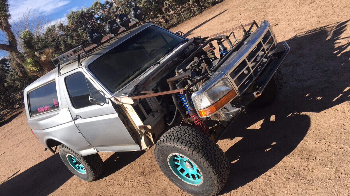 JeremyPopp3's tweet photo. Project bronco is on hold til the bank flow comes back in #bronco #ford #prerunner #methods #deaversprings #fI racing shocks #lockedoffroad #bfg #ko2 https://t.co/4EA1RaWaJJ
