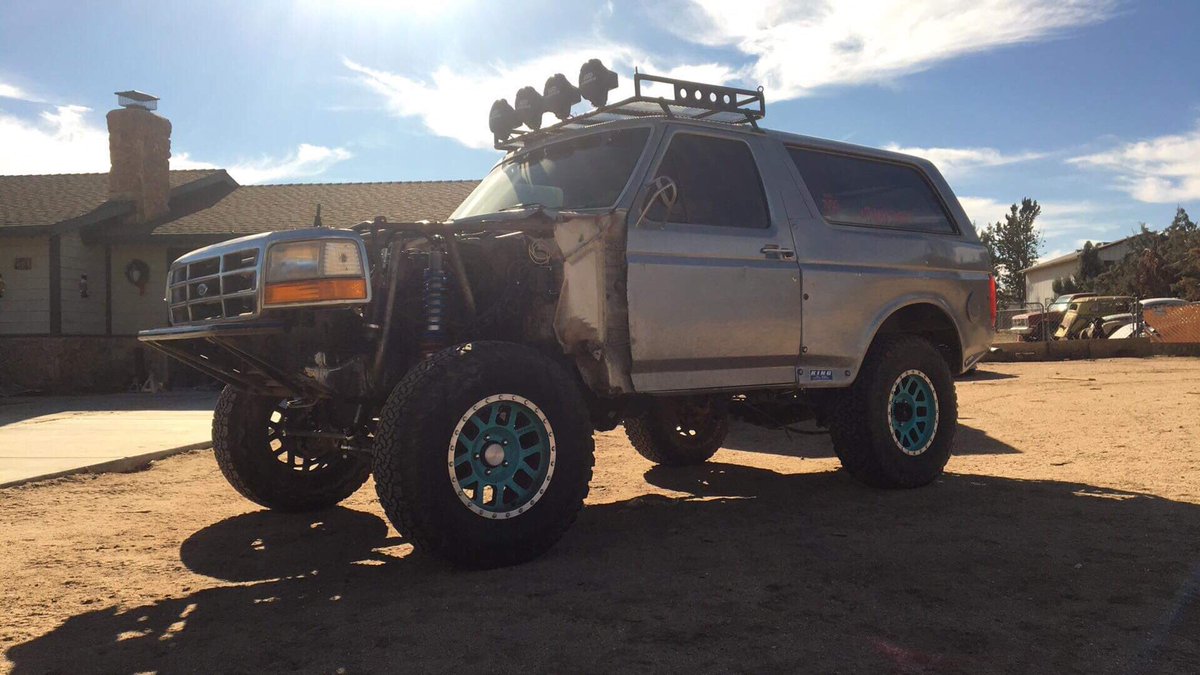 JeremyPopp3's tweet photo. Project bronco is on hold til the bank flow comes back in #bronco #ford #prerunner #methods #deaversprings #fI racing shocks #lockedoffroad #bfg #ko2 https://t.co/4EA1RaWaJJ