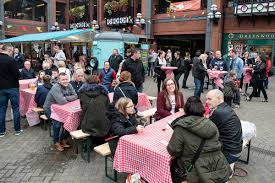 HaighFoodieFri's tweet image. 📢Big news, HUGE! 📣📣We're again partnering with @WiganCouncil  to bring Food Fest on the Square to Market Hall Square, to @GalleriesWigan  throughout the summer. Every 3rd Saturday, 12noon - 8p.m  First up 20th April. Fabulous Street Food, Pop up Bars,  Live Music &amp;amp; DJ - GO!