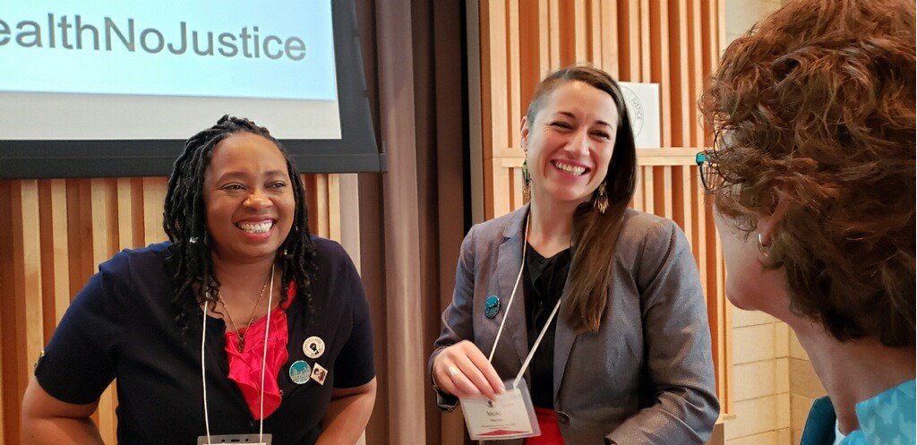 PAD is proud to join the #NoHealthNoJustice campaign with local & national allies to ensure people are not prosecuted & criminalized for their health needs, but are instead provided with real access to care.

Pictured: Toni Meyers of @lac_news & PAD Executive Director Moki Macías