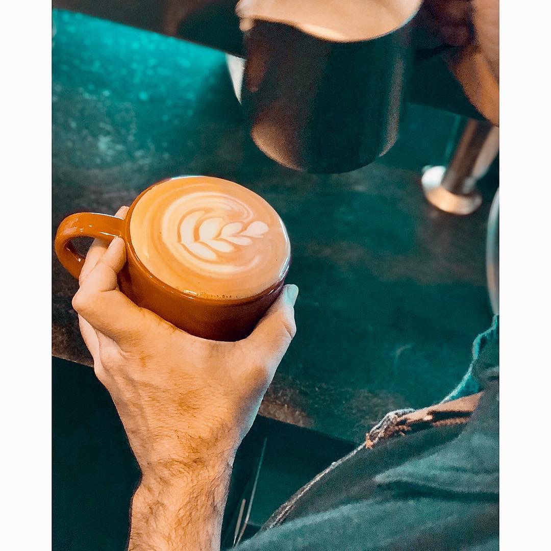 HobCoffee_'s tweet photo. Pouring to perfection. #latteart https://t.co/LU2WFxZwTJ