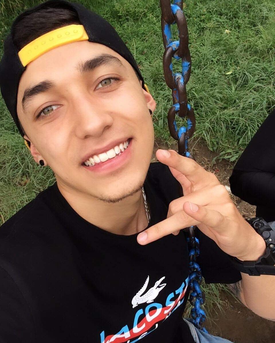zarcovlogs's tweet photo. Siempre con la mejor sonrisa ante cualquier circunstancia. 🤙🔥 https://t.co/4dkzeGsKc1
