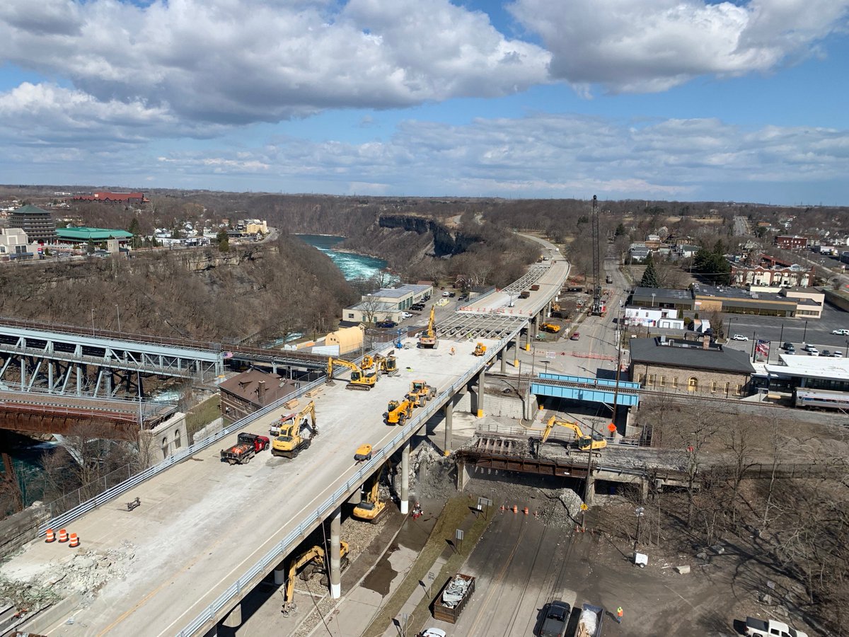 nf_ecdev's tweet image. Update: Phase II of the Niagara Scenic (Robert Moses) Parkway removal is underway, this transformative project will reconnect the city to its waterfront spurring opportunities for residential, recreational and commercial development.  #newurbanism #watefrontdevelopment