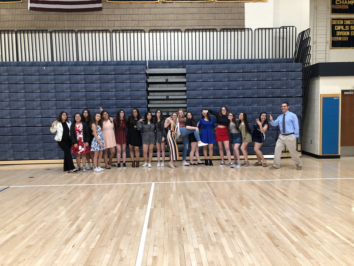 We cleaned up nice for our first match yesterday 🎾👗☺️