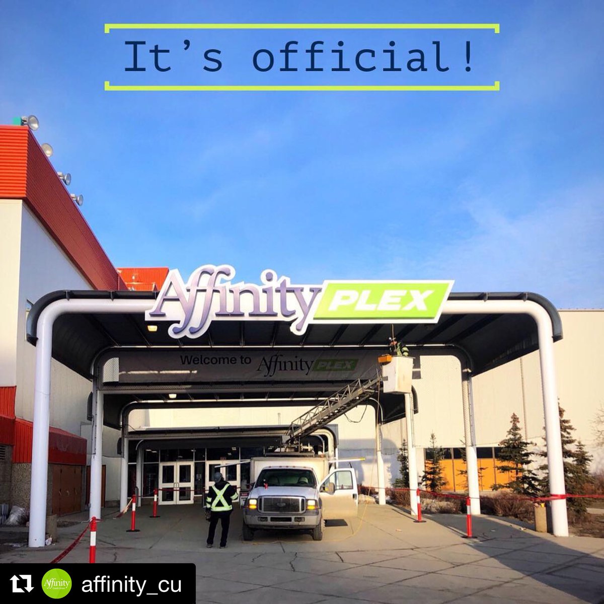 AllBriteSigns's tweet photo. It’s Official!! AffinityPLEX finally makes their mark @evrazplacelive🙌🏻with a beautiful new sign! Thank you to the amazing people at Affinity Credit Union &amp; Evraz for coordinating this project with us! #community #SafetyFirst #entrancesign #allbritesigns #yqr #sasksigns https://t.co/Oa6v7LnJkj