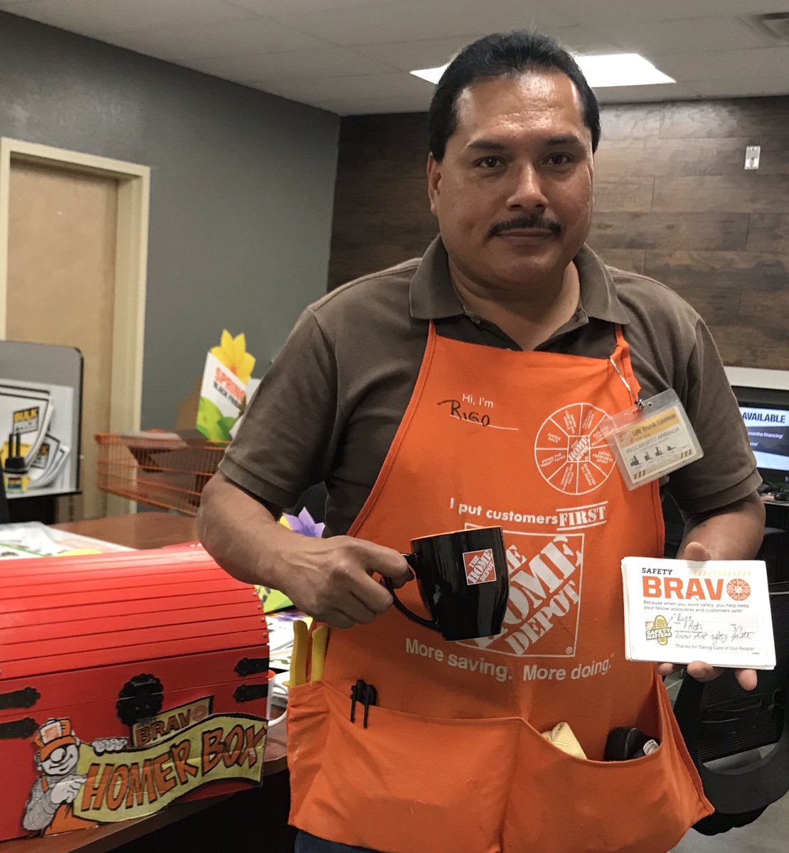 jorgehhernande2's tweet image. Safety Bravo winner for March! Congrats Rigo! Rigo likes coffee, so he picked a nice coffee mug #WhyWeWorkSafe