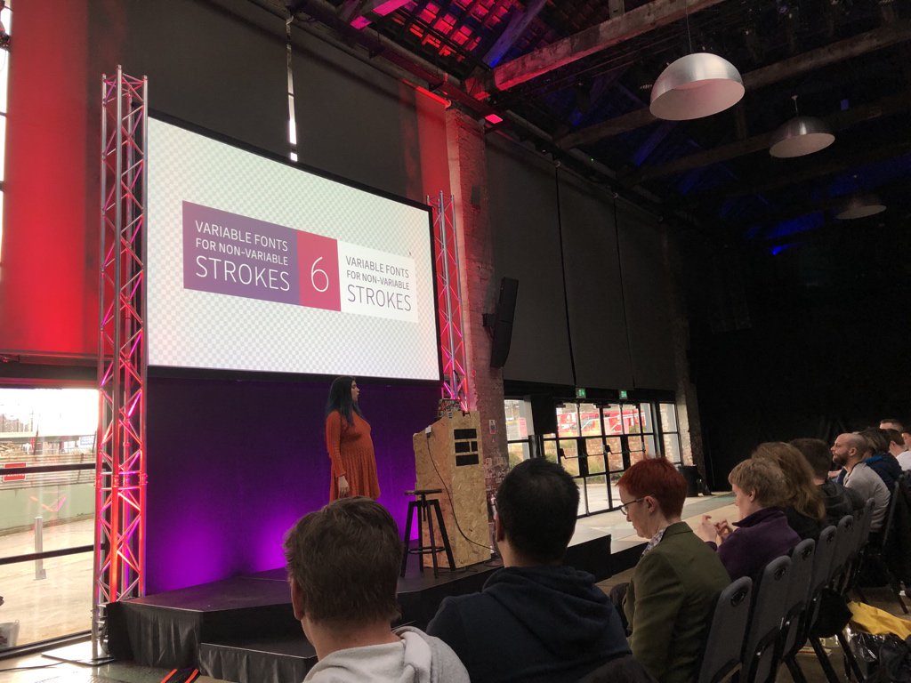 CarolSaysThings's tweet image. Completely mindblown by the CSS magic @LeaVerou is showing at #FrontendNE 🤯