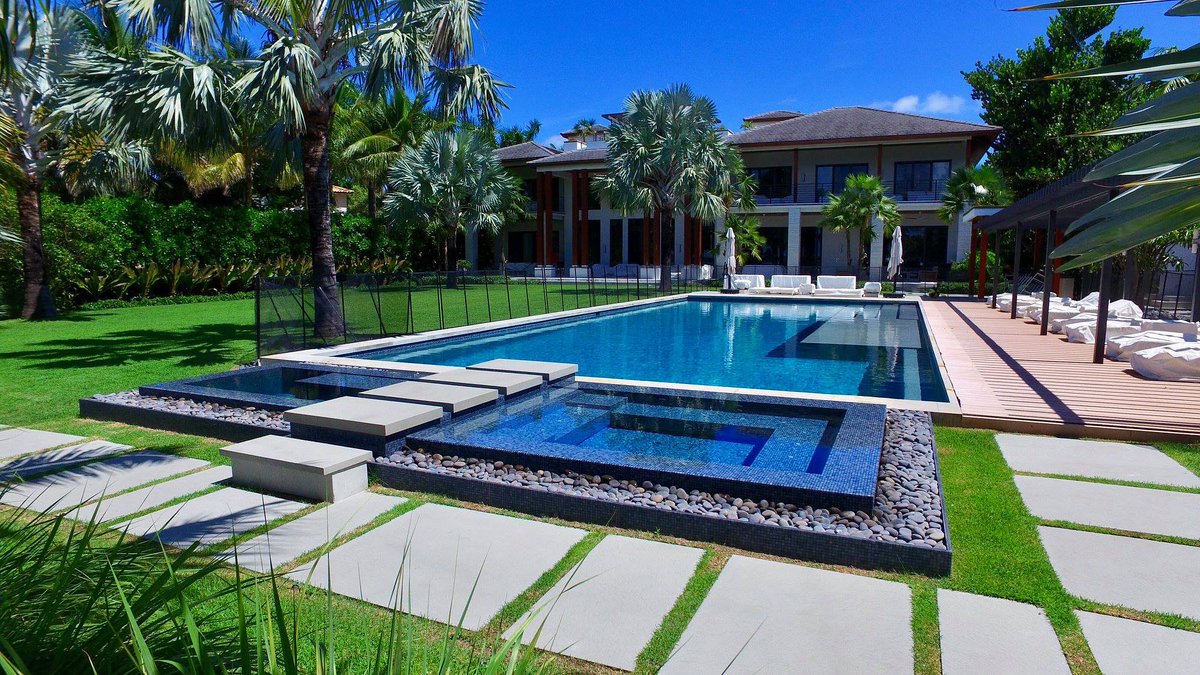 Brian Van Bower <a href="/Aquatic_Consult/">Aquatic_Consultants</a> leading the conversation in the industry! bit.ly/2TVp1wt #pooldesign #florida #water #art aquaticconsultantsinc.com