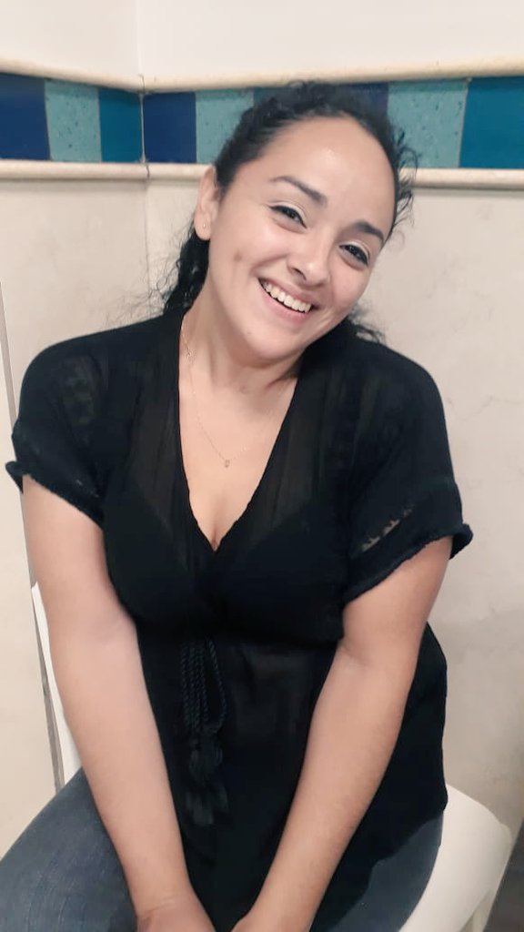 RoCapry's tweet photo. Quédate con quién te haga sonreír así 🥰 #SosMiMejorMotivo #SacasMisMejoresSonrisas 😍 https://t.co/WwR3YUqQYv
