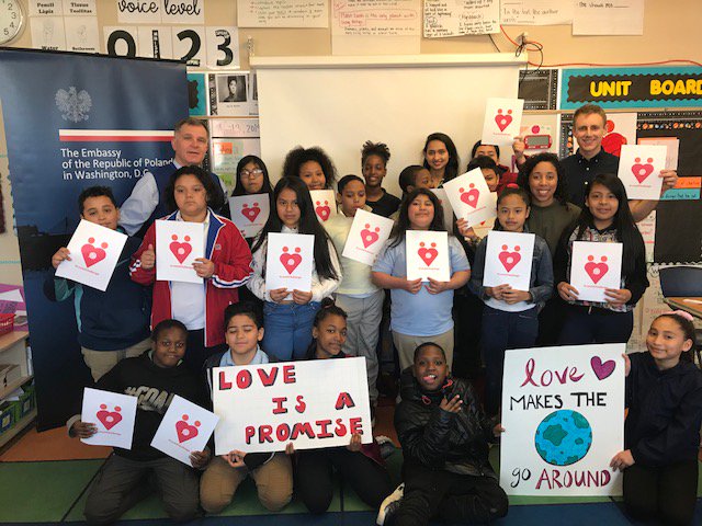 PolishEmbassyUS's tweet photo. At our third @EmbassyAdoption meeting with the 5th graders @HDCookeES we introduced them to the @montgomerycoll global campaign #LoveUChallenge. The goal of the activities was to raise awareness of the importance of love and friendship in our society among people of all ages. https://t.co/Y1hq1GBgNm