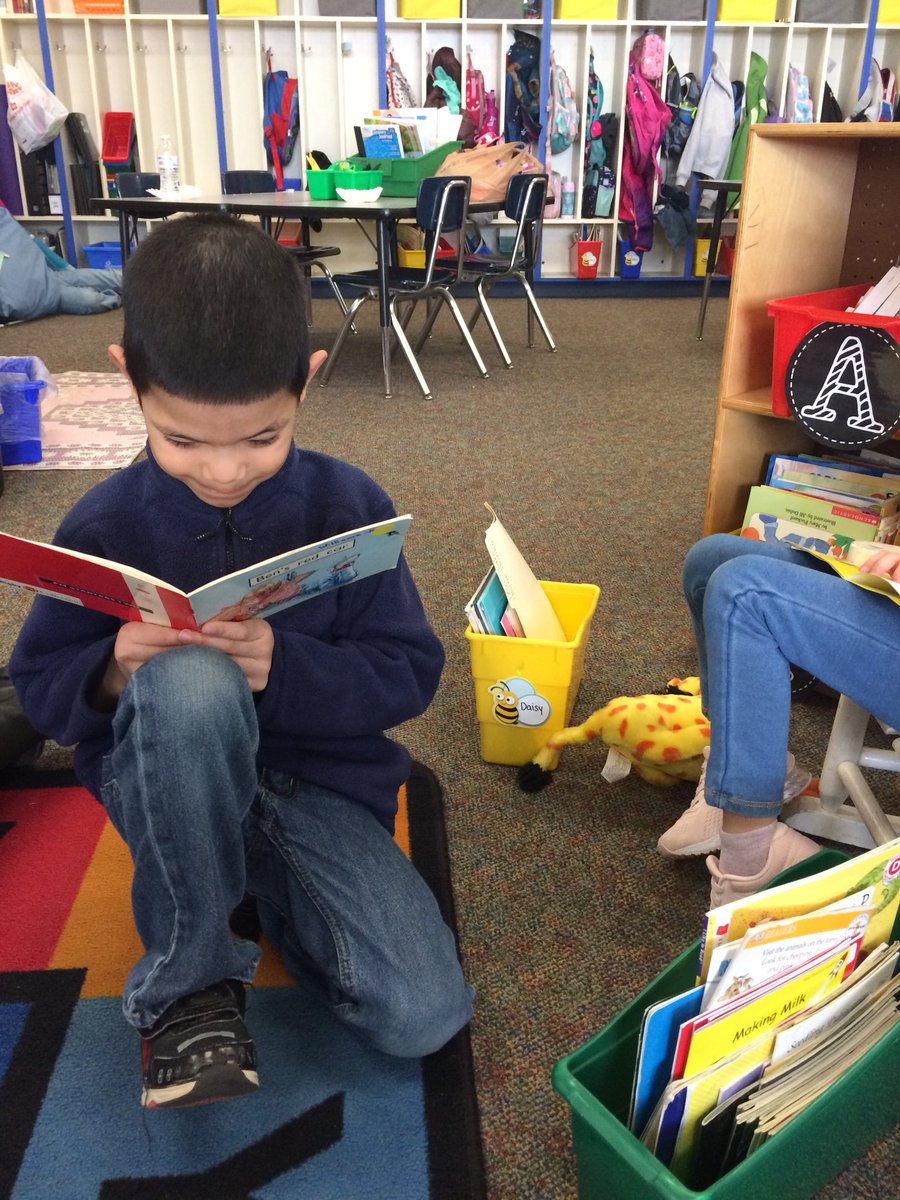 dawsonH_nc's tweet photo. What does an avid reader look like, sound like, and think about? I spy some avid readers! #clxleaders #theACSWay https://t.co/287IaD5h5C