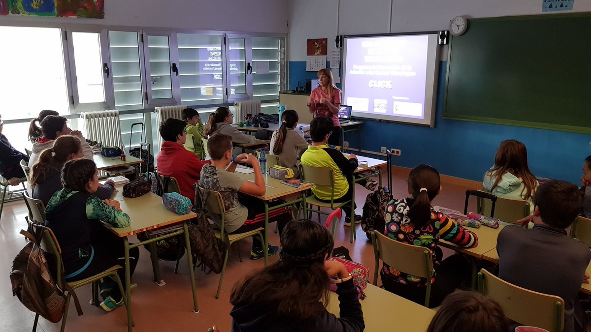 educacyl's tweet photo. En @ceipgfuertes: Jornada con el alumnado de 5° y 6° de Primaria sobre la prevención de la adicción a las nuevas tecnologías y su uso responsable. Aprendizaje y diversión de la mano. Gracias @Punto_Omega, @click_puntomega, #CentrosEducacyl. https://t.co/HWnKsGYEqQ