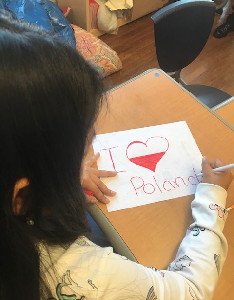 PolishEmbassyUS's tweet photo. At our third @EmbassyAdoption meeting with the 5th graders @HDCookeES we introduced them to the @montgomerycoll global campaign #LoveUChallenge. The goal of the activities was to raise awareness of the importance of love and friendship in our society among people of all ages. https://t.co/Y1hq1GBgNm