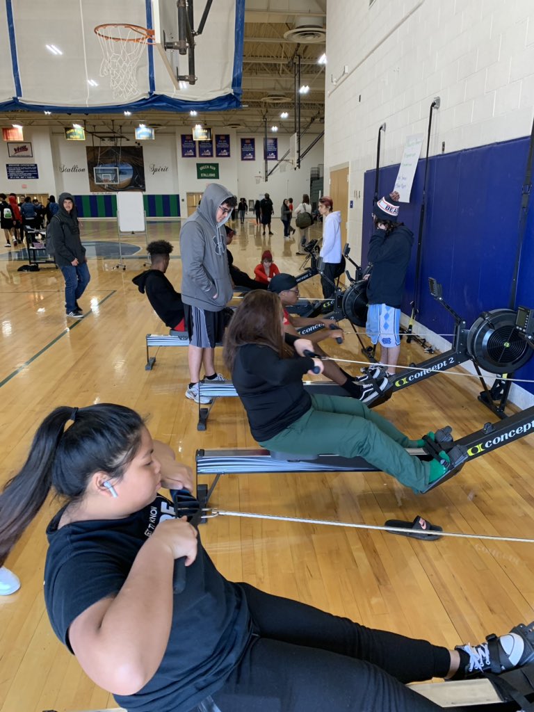 Students getting their cardio on! #50millionstrong #VBSTRONG @grcollegiate @SheilaVBHPE @GRHS_Stallions