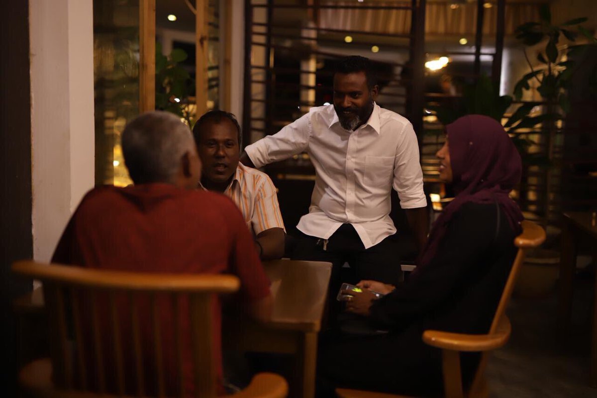 Shahym2019's tweet photo. @shaheeym aai eaku kuriah dhaa Dinner ge therein 

#Shaheem2019
#Vote2Shaheem
#ThilafathahMajilis19
#MDPAgenda19 https://t.co/N2NChGYIup